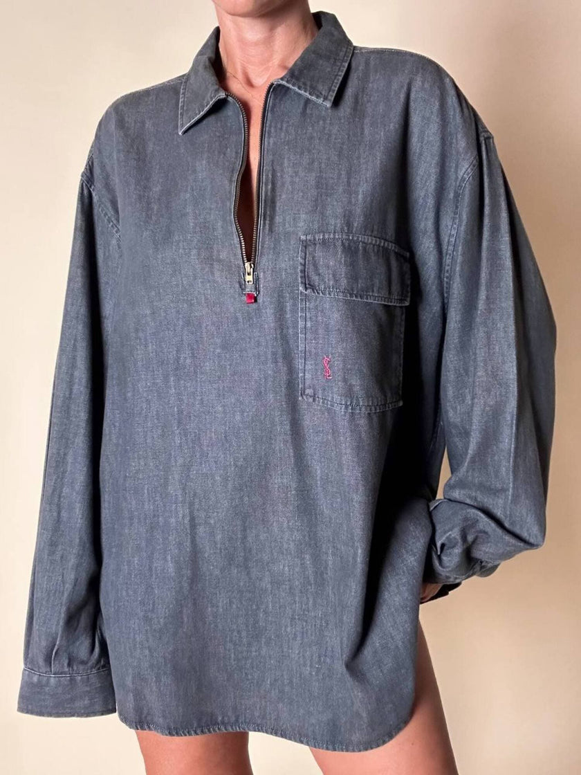 Blusa Yves Saint Laurent oversize in denim grigio con zip e logo ricamato