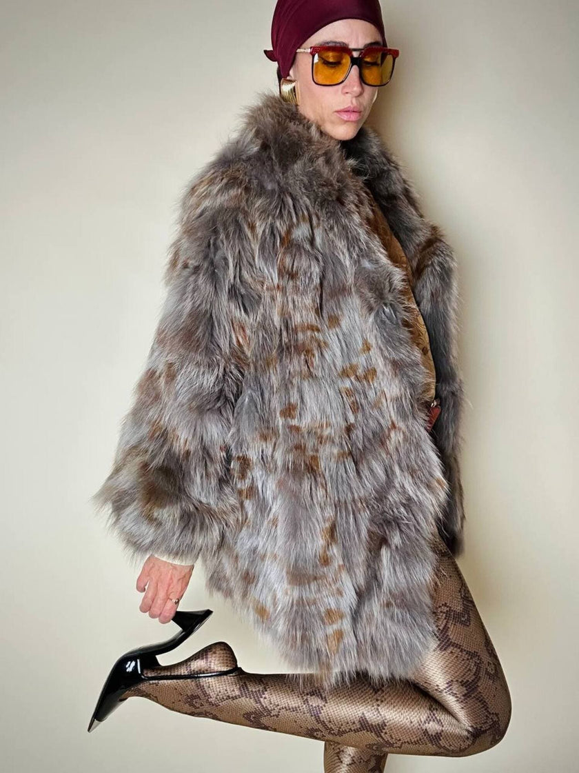Pelliccia oversize in volpe mélange nei toni del grigio marrone Diana & Ivana