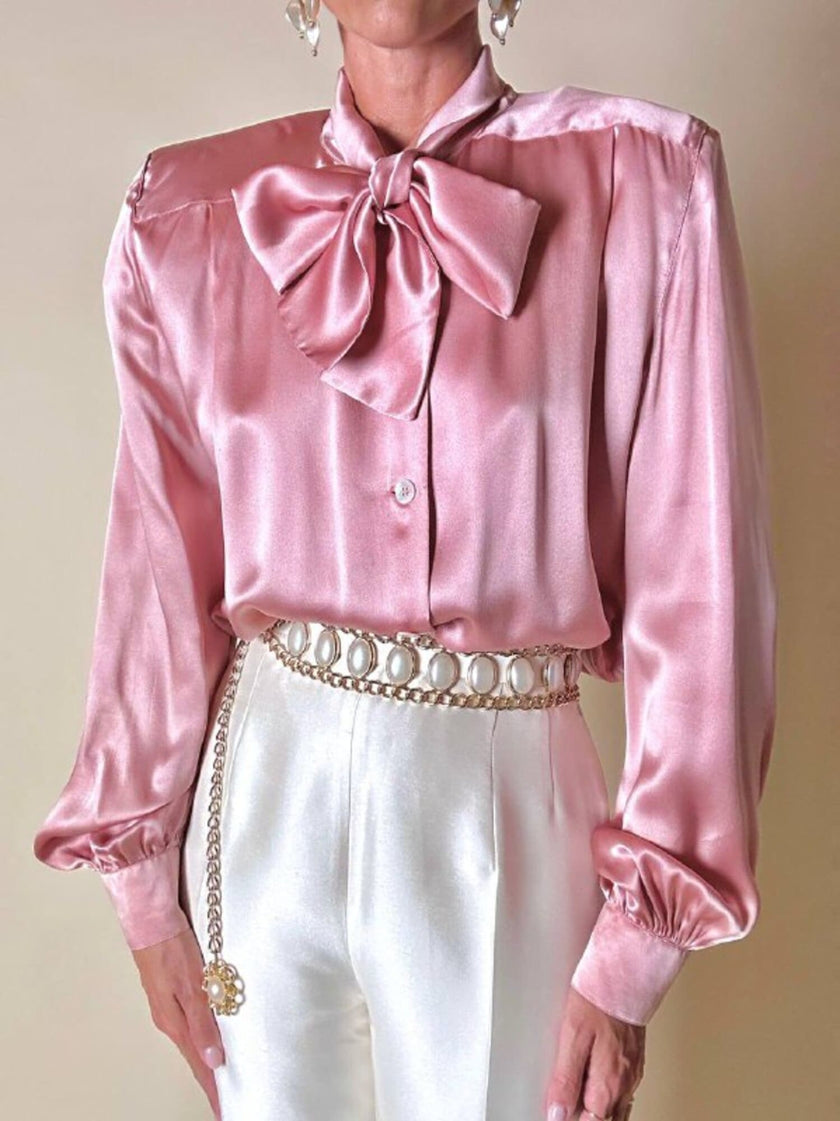 Camicia con fiocco al collo in raso di seta rosa 