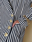 Blazer doppiopetto a righe bianche e blu “Mondí”
