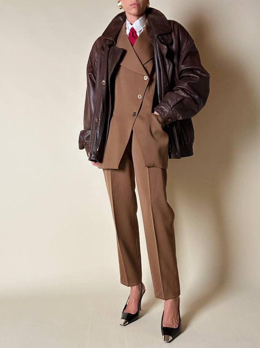 Tailleur giacca/pantalone in rasato di lana color caramello “Byblos”