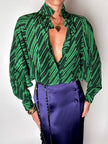 Camicia vintage in fresco di lana e seta verde smeraldo con fantasia grafica astratta