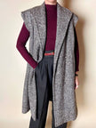 Gilet lungo doppiopetto in tweed a spina di pesce bianco e marrone