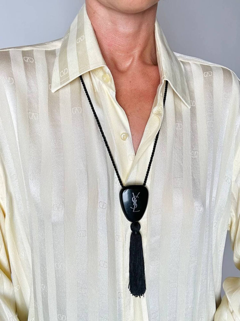 Collana vintage Yves Saint Laurent con pendente nappa couture – gioiello diffusore di aroma