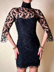 Mini abito sartoriale in tulle nero con ricami floreali