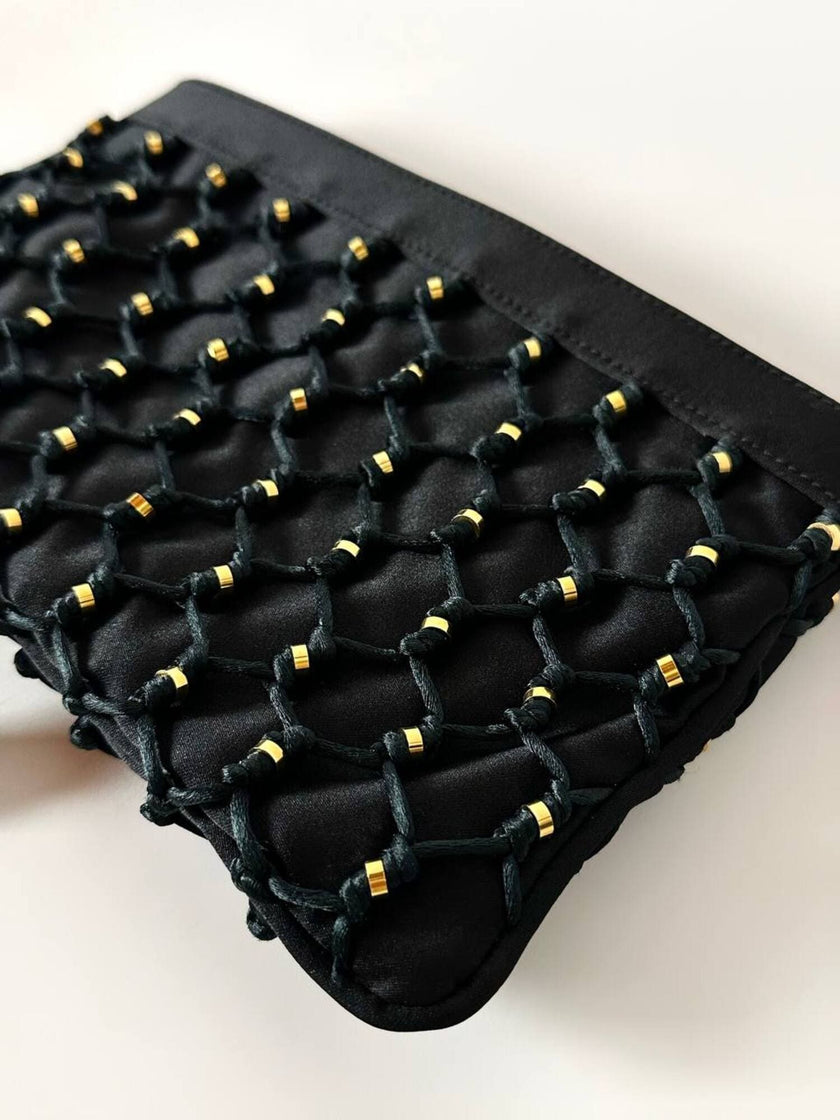 Pochette vintage Rodo in raso nero lavorato a rete con nappa couture e tracolla in catena