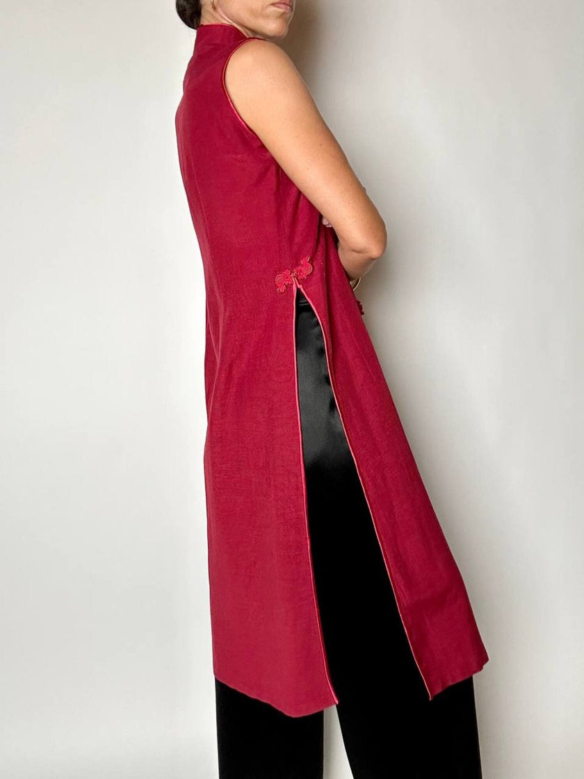 Maxi gilet vintage rosso rubino con alamari in raso