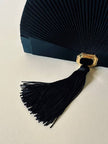 Pochette a ventaglio in raso micro plissé con nappa couture e tracolla “Guy Laroche”