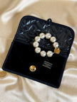 Bracciale di perle barocche con chiusura dorata “Yves Saint Laurent”
