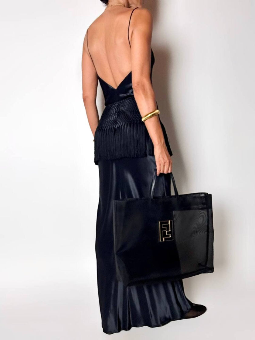 Borsa vintage Fendi in rete mesh nera con maxi logo FF