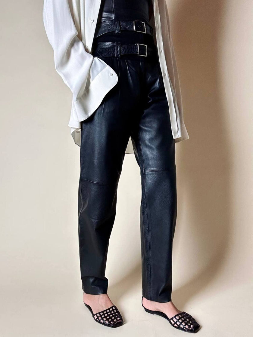 Pantalone vintage in pelle e camoscio nero a vita alta con doppie cinture