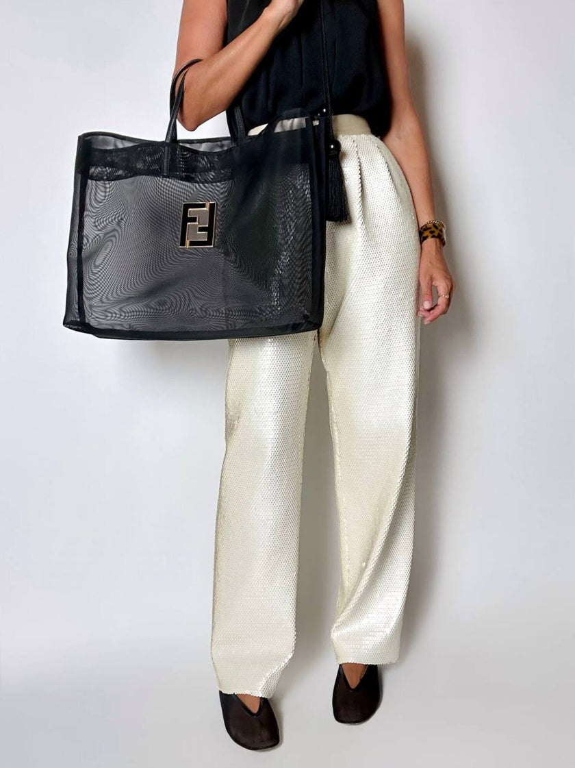 Borsa vintage Fendi in rete mesh nera con maxi logo FF