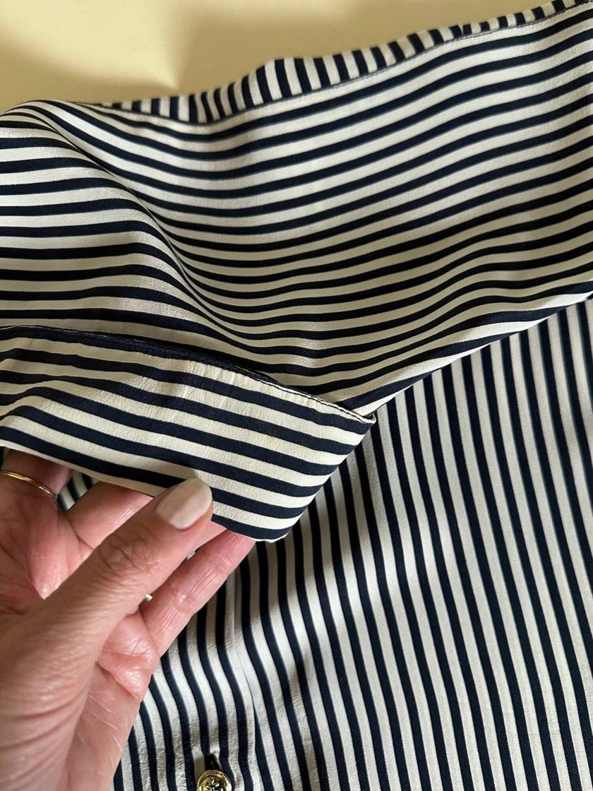 Vintage-Bluse aus weiß-schwarzer gestreifter Seide mit goldenen Knöpfen
