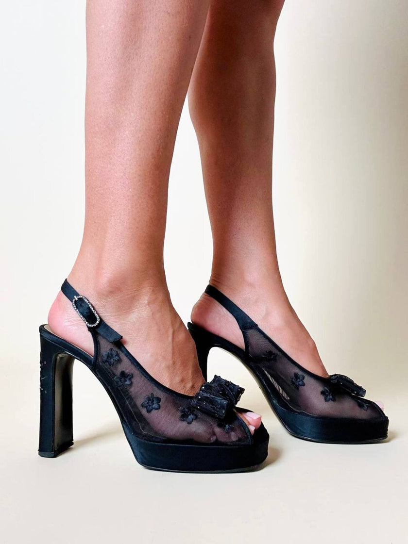 Slingback con plateau in raso di seta e rete ricamata “Gianni Versace”