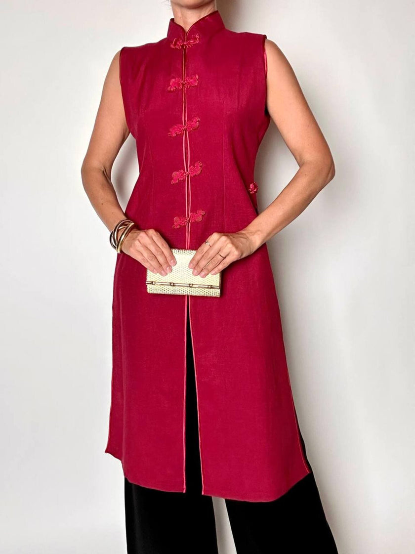 Maxi gilet vintage rosso rubino con alamari in raso