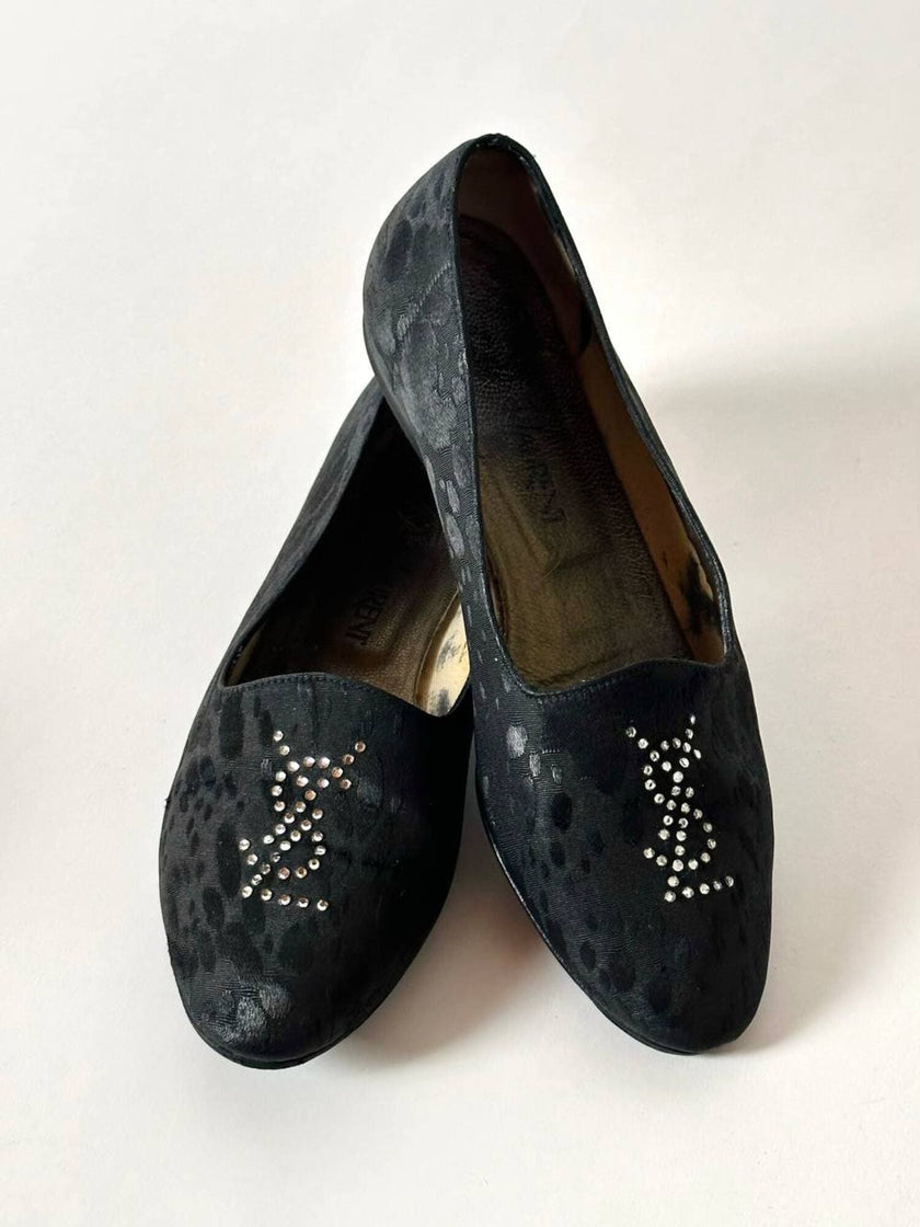 Ballerine slipper Yves Saint Laurent jacquard in tela nera animalier con monogramma YSL in strass