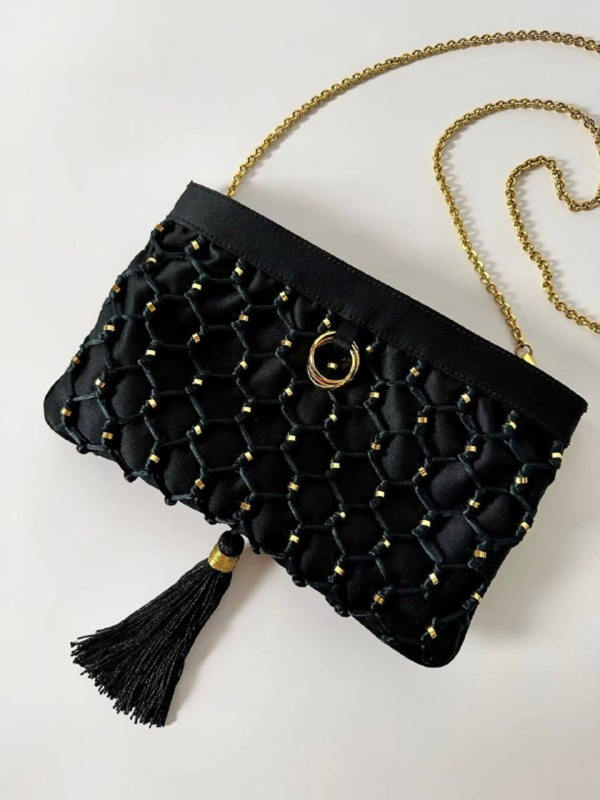 Pochette vintage Rodo in raso nero lavorato a rete con nappa couture e tracolla in catena
