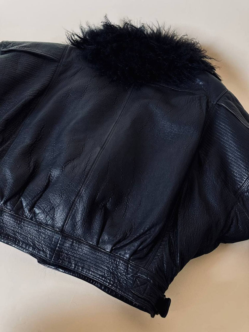 Bomber fatto a mano in pelle nera con maxi collo in mongolia