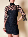 Mini abito sartoriale in tulle nero con ricami floreali