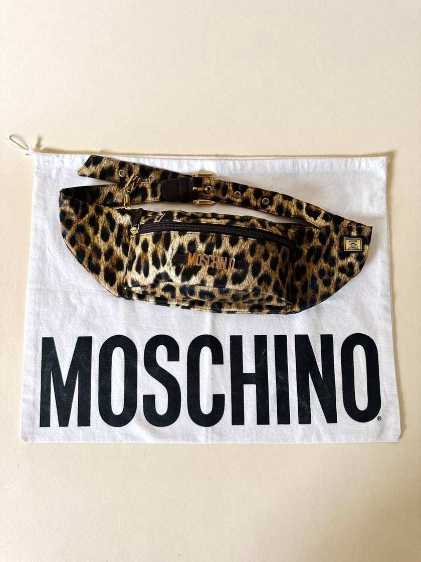 Marsupio in raso leopardato “Moschino”