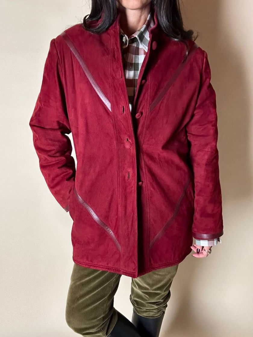 Giacca in suede borgogna con riporti in pelle e con interno in lana mélange in tinta