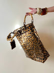 Clever Carriage Co. Tote-Bag aus leopardenmuster-PVC mit Griffen aus echtem Bambus