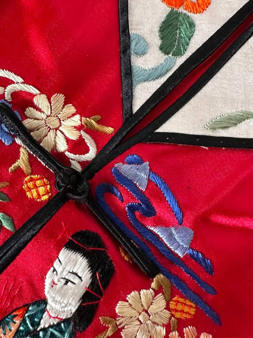 Giacca kimono vintage cinese in raso di seta rossa ricamata a mano