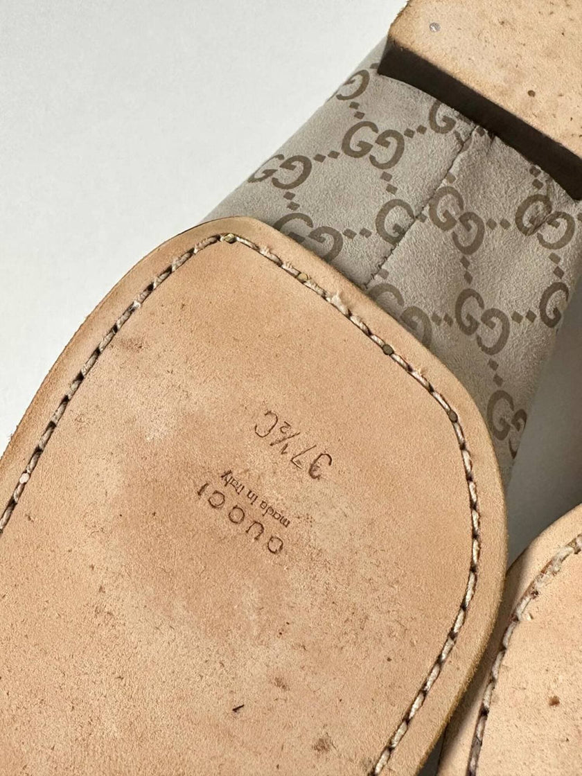 Mocassins Gucci vintage en daim avec motif monogramme GG
