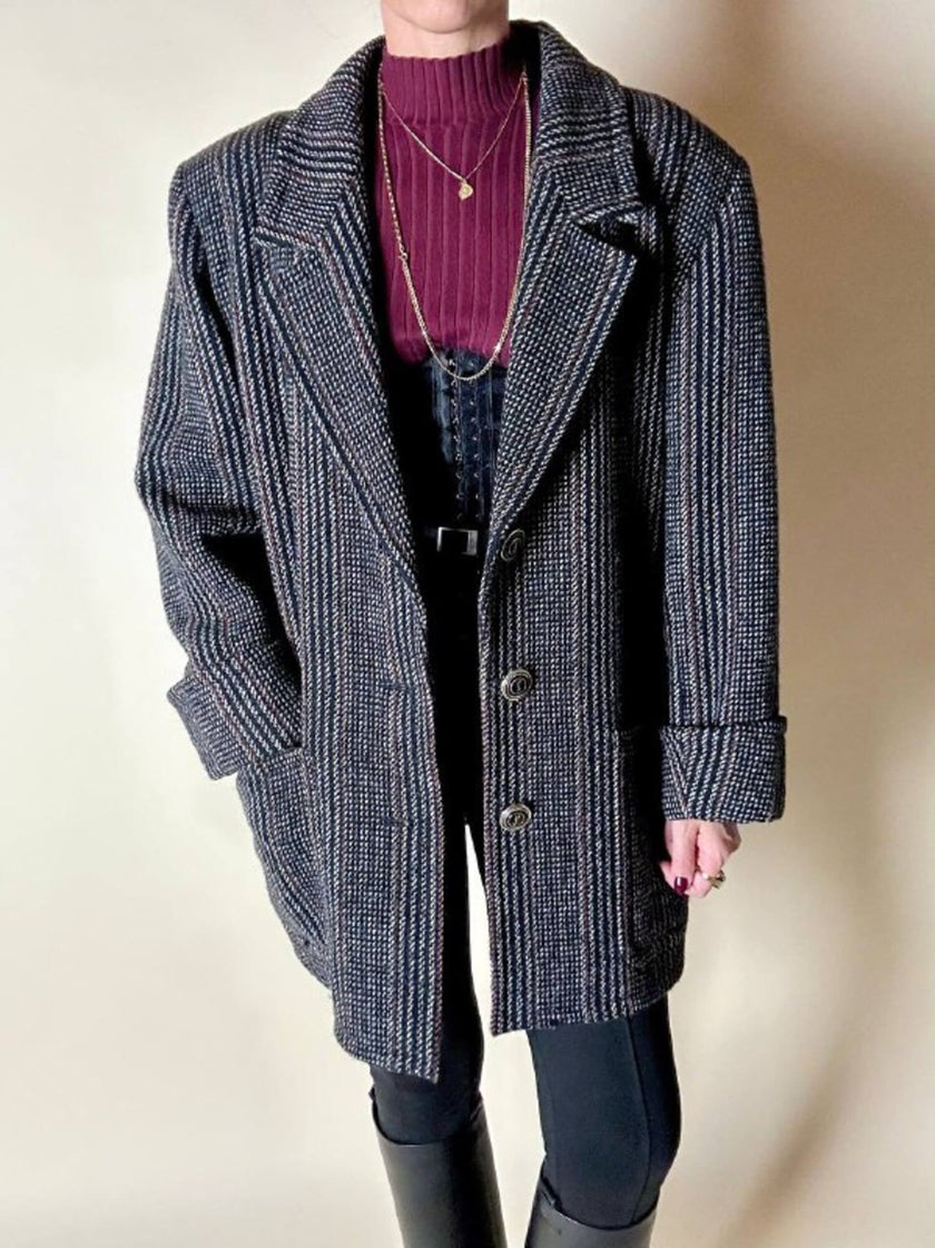 Manteau-blazer Yves Saint Laurent en tweed avec boutons bijoux logotés