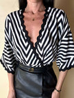 Camicetta vintage Guy Laroche con motivo chevron bianco e nero profili ondulati e bottoni dorati