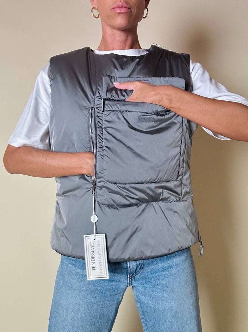 Gilet tecnico imbottito in nylon argento “Fendissime”