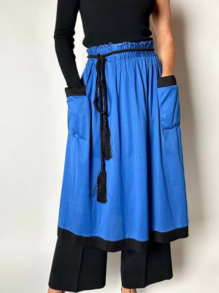 Gonna vintage Yves Saint Laurent in cotone bluette con profili neri e maxi tasche