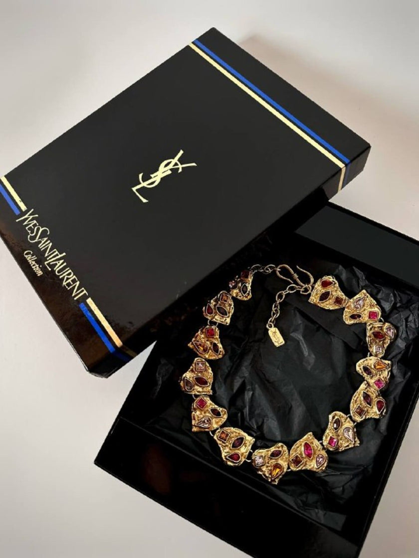 Vintage Yves Saint Laurent Collier mit herzförmigen Elementen und eingefassten, mehrfarbigen Kristallen
