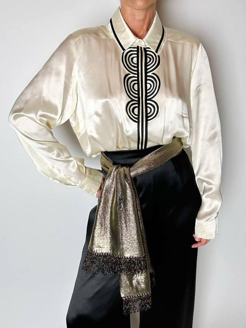 Sciarpa vintage Yves Saint Laurent in lamé di seta oro con frange e logo YSL ricamato