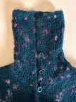 Cardigan in lana bouclé verde bottiglia con lavorazione bottonata multicolor