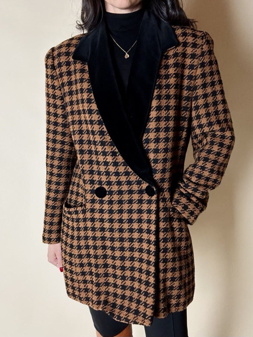Blazer vintage Laurèl doppiopetto in lana bouclé pied-de-poule con riporti in velluto nero