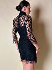 Mini abito sartoriale in tulle nero con ricami floreali