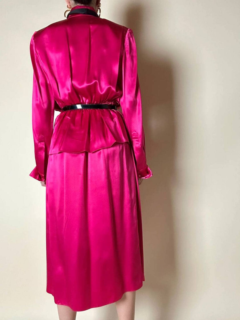 Abito longuette in raso di seta fucsia “Mulberry”