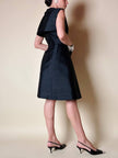 Abito sartoriale in shantung nero con bolero in coordinato