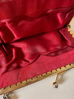 Borsetta vintage di perline rosse con frangia sul fondo