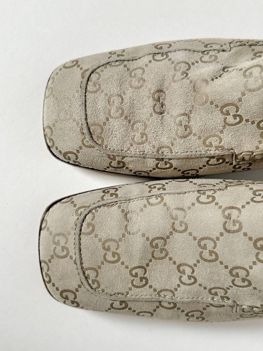 Mocassins Gucci vintage en daim avec motif monogramme GG