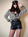Short a vita alta con pinces in pelle nera