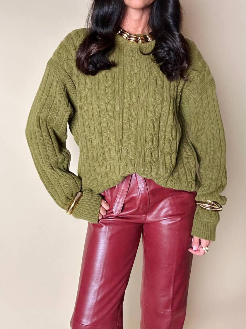 Maglione girocollo lavorato a trecce e a coste larghe verde oliva