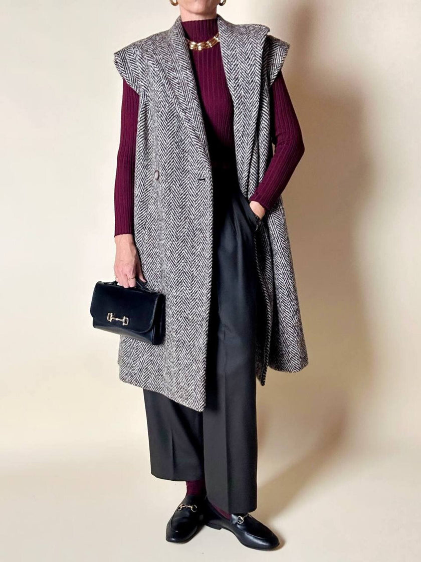 Gilet lungo doppiopetto in tweed a spina di pesce bianco e marrone