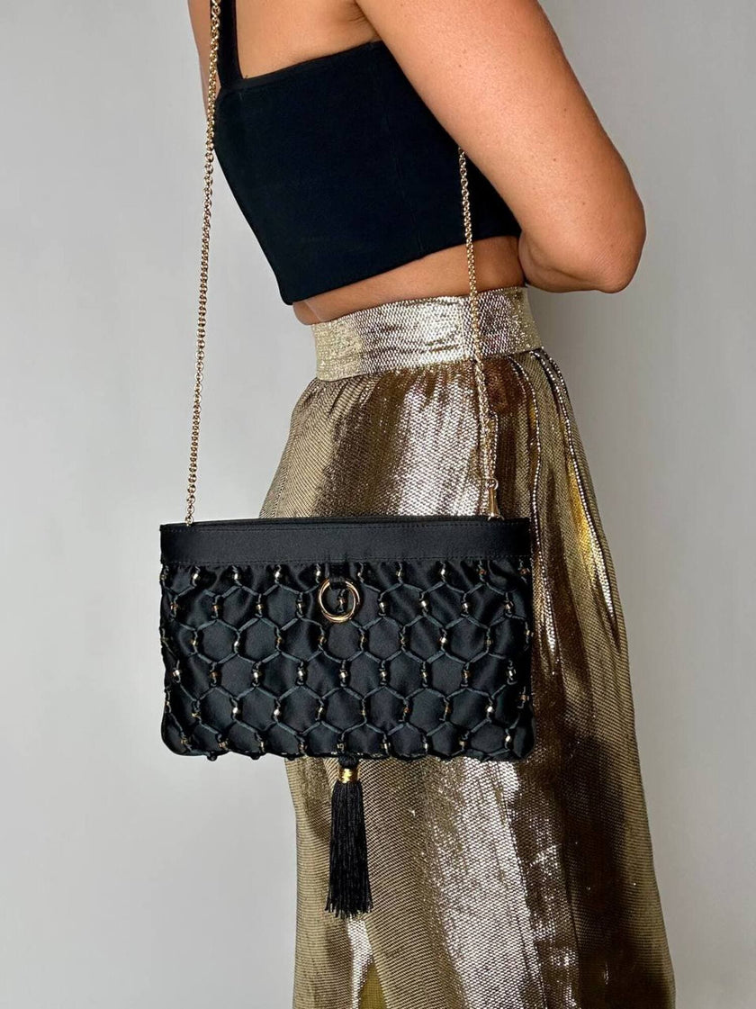 Pochette vintage Rodo in raso nero lavorato a rete con nappa couture e tracolla in catena