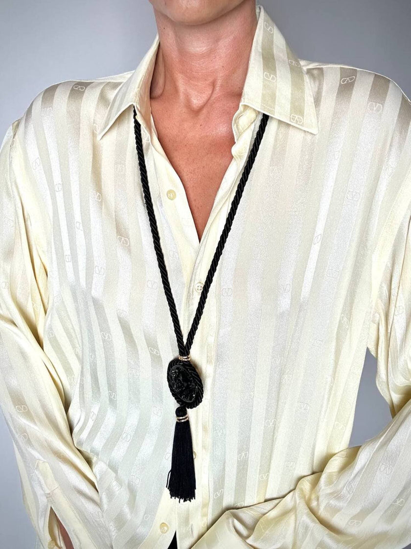 Chemise vintage en soie Valentino Garavani ivoire à rayures avec logos all-over