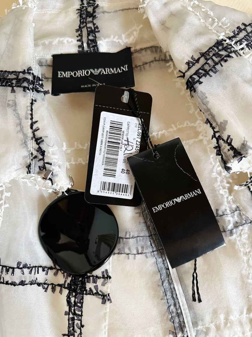 Trench lungo in organza di seta bianca operata con maxi bottoni neri “Emporio Armani”