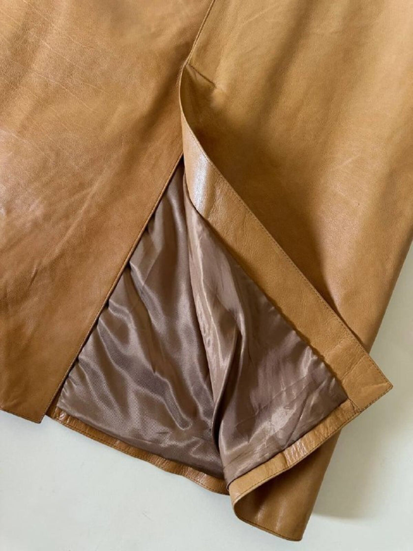 Cappottino in pelle color biscotto con interno imbottito