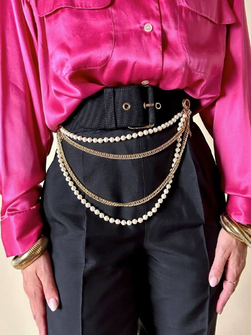 Cintura alta in gros grain nero con perle e catene pendenti “Moschino”