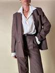 Tailleur giacca/pantalone in lana marrone chiaro “Prestige”